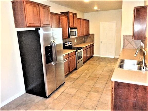 4th image of 1312 Greensboro Dr