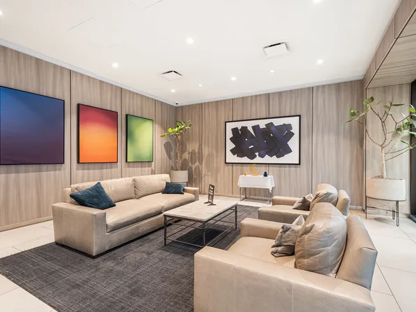 305 East 40th Street image 19 of 19