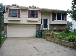 4409 68th St, Urbandale, IA 50322