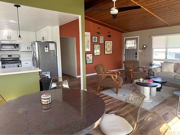 3rd image of 2610 Glebe Rd