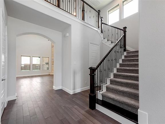 4th image of 2404 Newton Ln