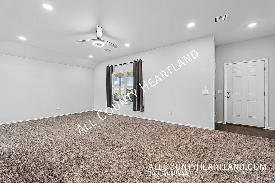 $650 Off First Months Rent! — Photo 3