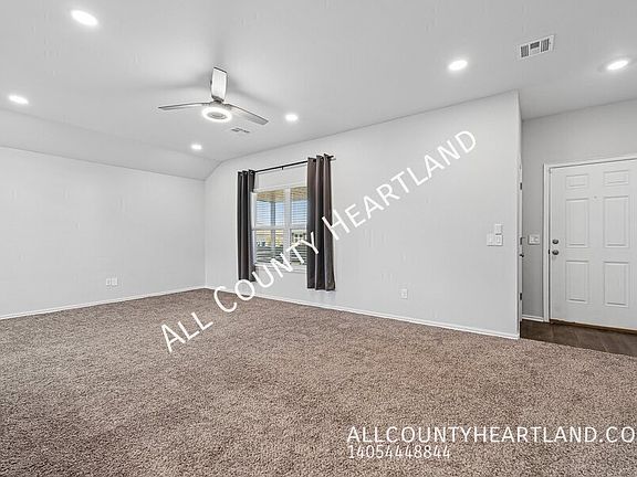 3rd image of 933 S Blackjack Ln