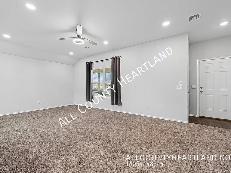 933 S Blackjack Ln — Photo 3