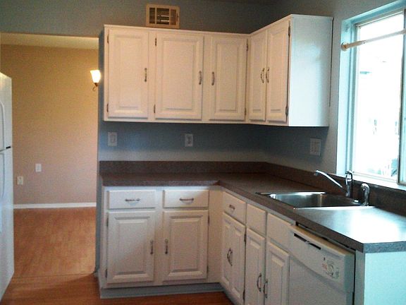 3rd image of 859 Winchester Court #B