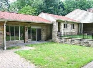 535 Sangree Rd, Pittsburgh, PA 15237