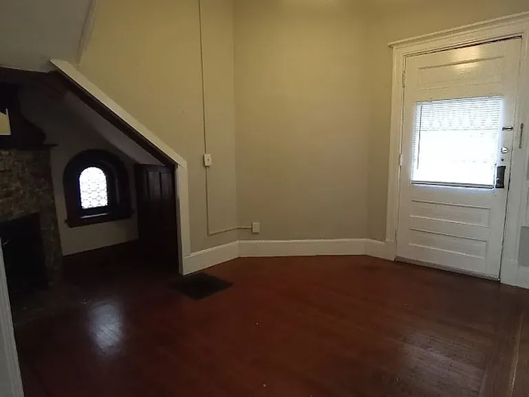 415 Belgravia Ct — Photo 12