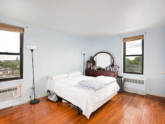 4th image of 14015 Holly Ave APT 6C