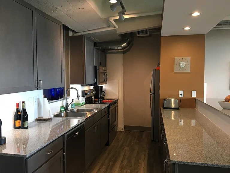Congress Lofts — Photo 8