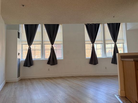3rd image of 200 Market St #4505