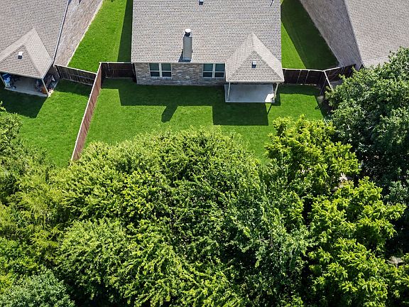 2nd image of 2923 Aspen Way
