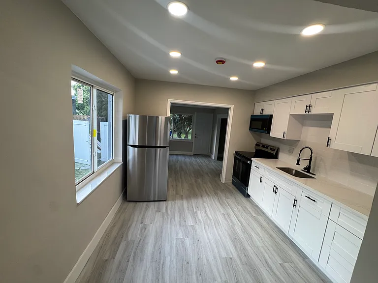 2835 Polk St #A — Photo 8
