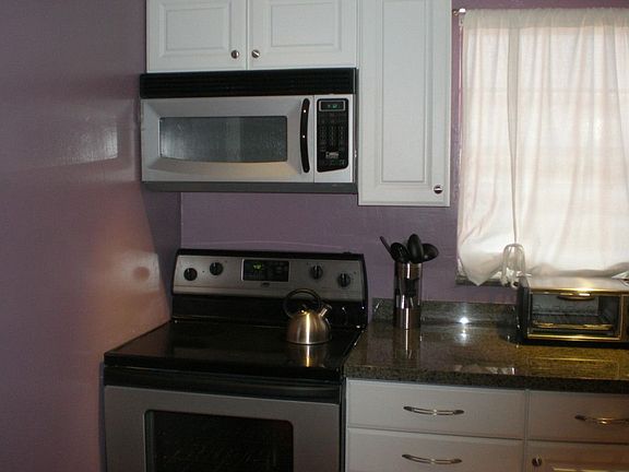 3rd image of 1230 NE 139th St APT 406
