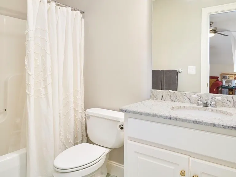 321 Parkside Dr — Photo 13