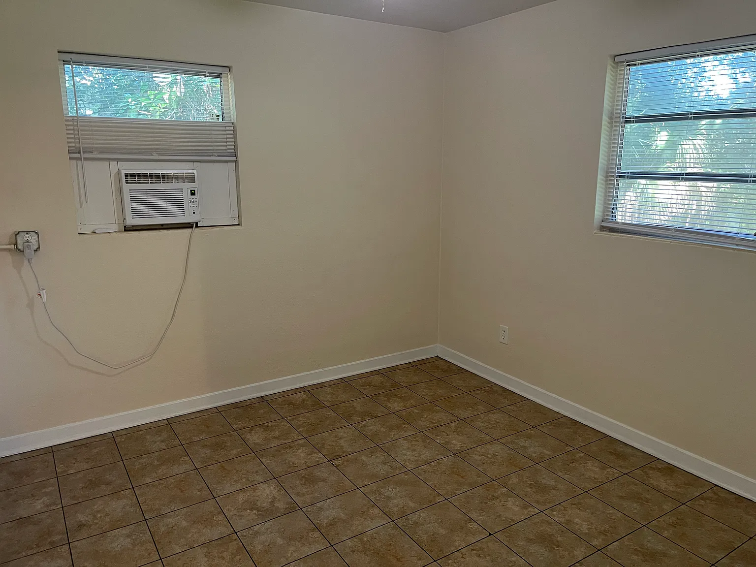 3 bed, 1100 sqft, $1,095 — Photo 4