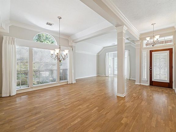 3rd image of 4427 Vandermere Court