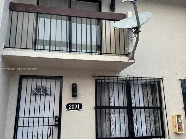 2091 W 54th Ter #37, Hialeah, FL 33016