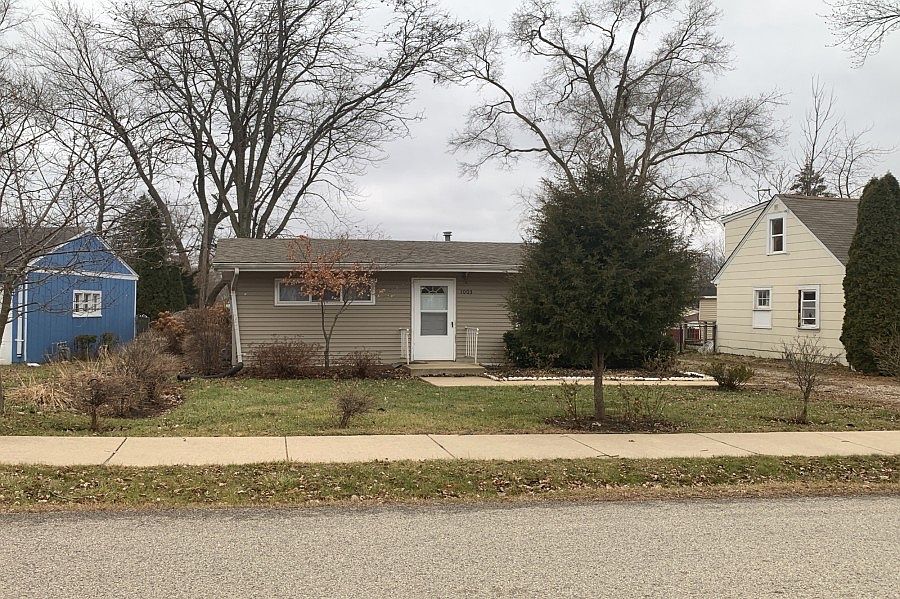 1st image of 1003 Oakwood Dr