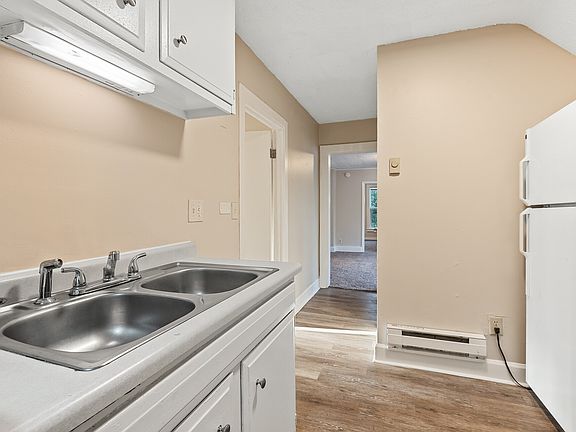3rd image of 658 Blair Ave APT 2
