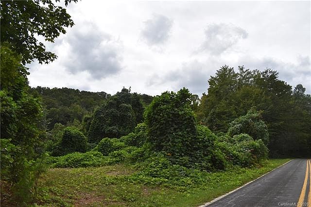 2nd image of 4 Oakdale Rd