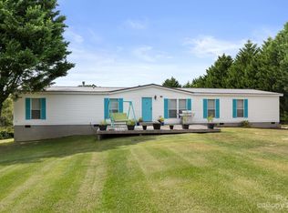 338 Divide Loop, Flat Rock, NC 28731