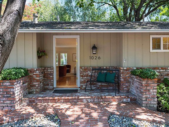 5th image of 1026 Hacienda Dr