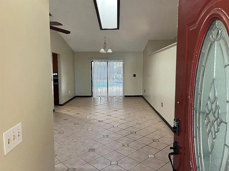 200 Arbor Dr W — Photo 4