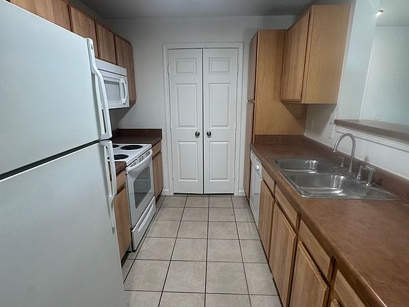 3rd image of 1525 Spring Place Rd SE #324