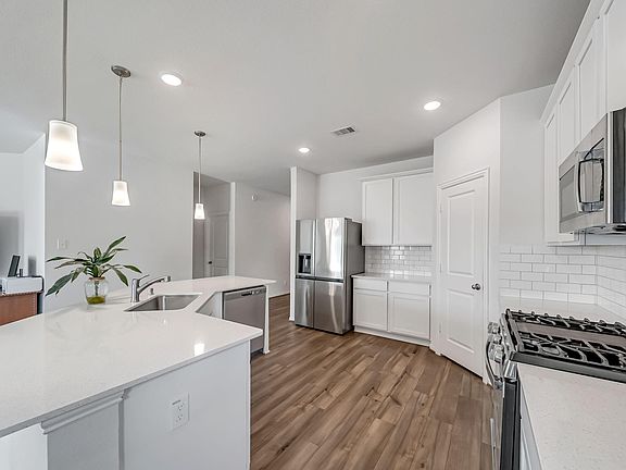 5th image of 15250 White Moss Dr