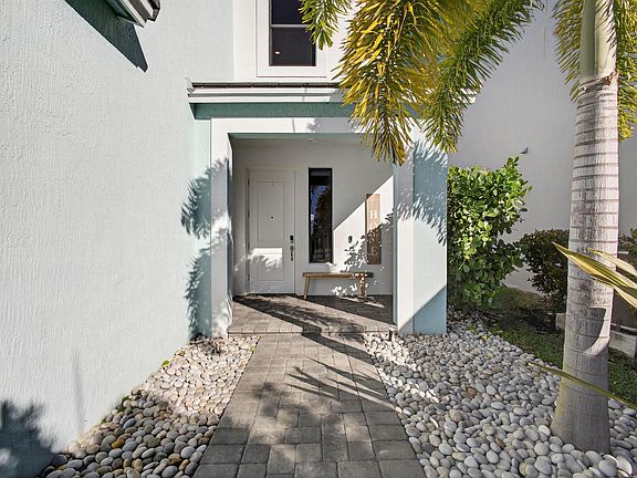 5th image of 16587 Cove Road