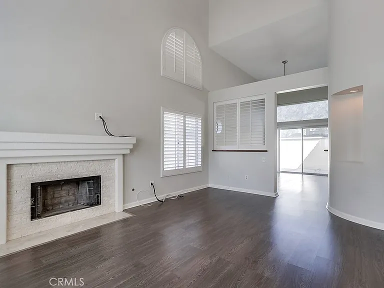 7 Enfilade Ave — Photo 2