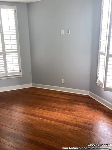 2 bed, 2.0 bath, 2804 sqft, $1,250 — Photo 2