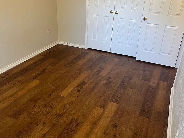 410 Justice Ave — Photo 31