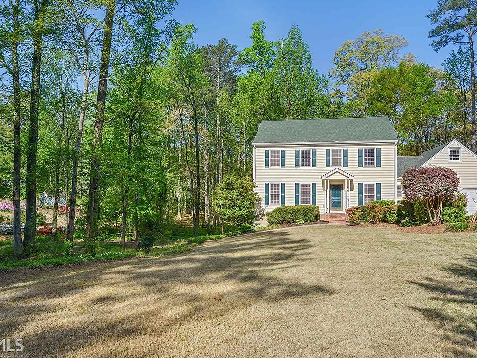 2nd image of 3899 Vinyard Way NE