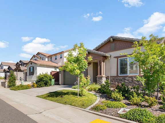 4th image of 4657 S Hills Dr