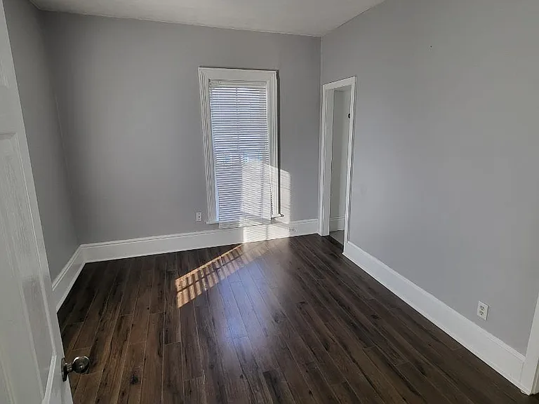 28 Ridout St — Photo 14