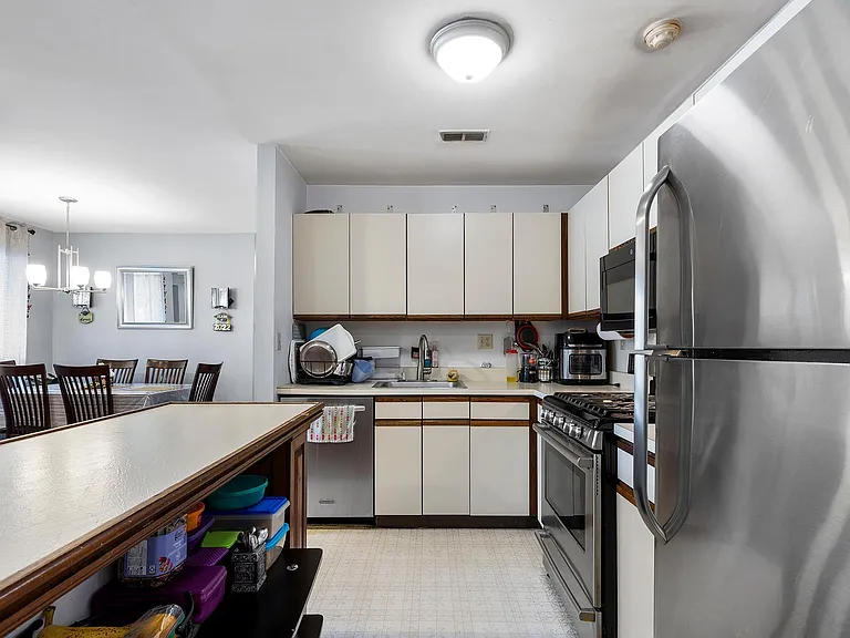 1102 Diamond Dr — Photo 13
