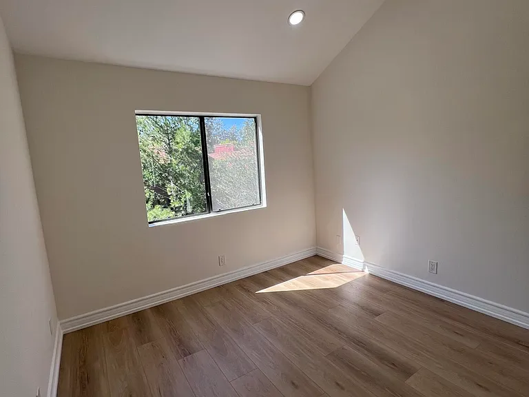 21900 Marylee St #292 — Photo 16