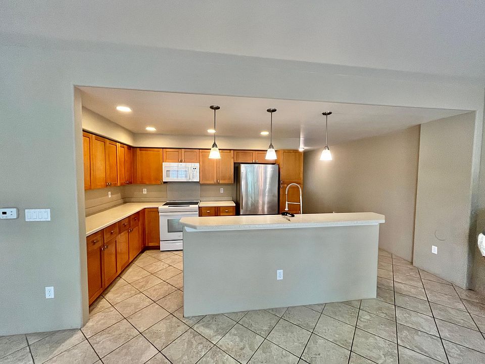 1st image of 7012 Hawaii Kai Dr Unit 202