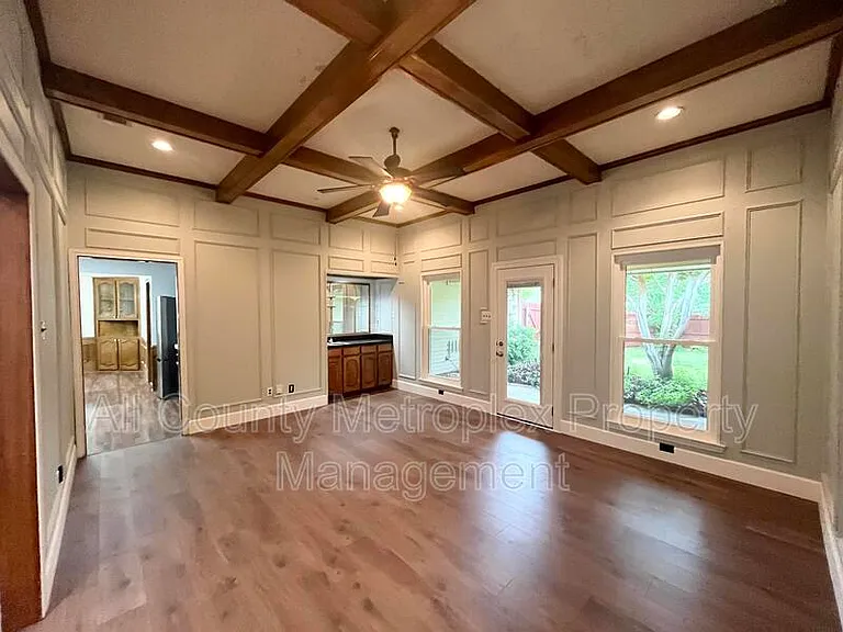 1404 Stoneboro Ln — Photo 4