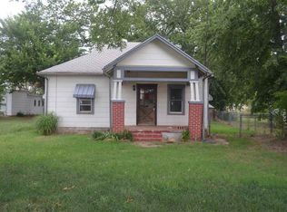 1411 Ivanhoe St, Perry, OK 73077