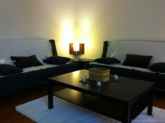 5th image of 920 Euclid Ave APT 10