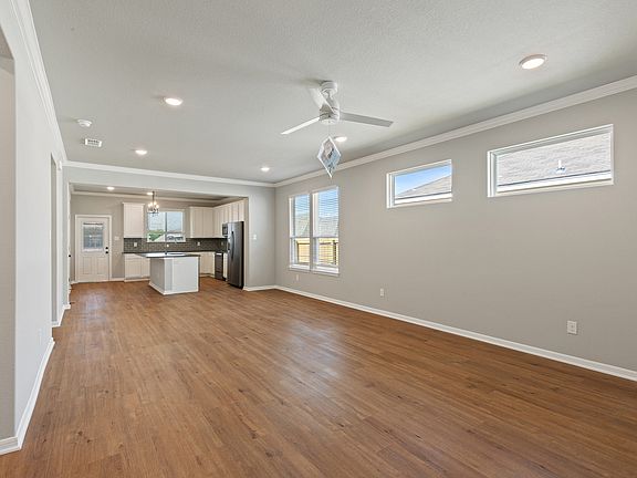 Living to dining/kitchen
