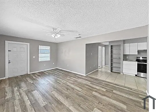 3 bed, 1000 sqft, $2,000 — Photo 4