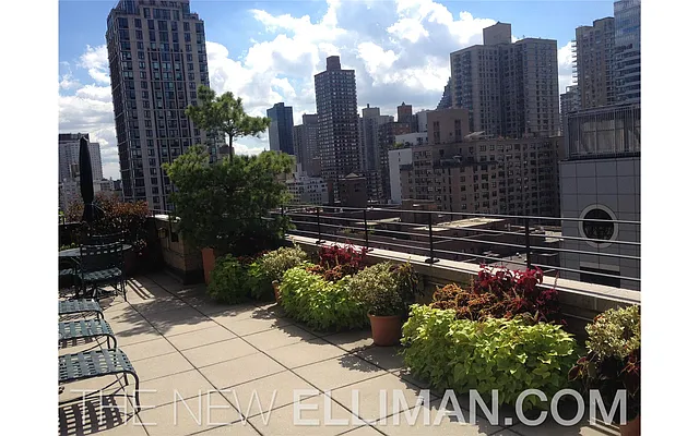 Sold by Douglas Elliman | media 21