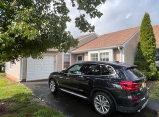 128 Winchester Way, Somerset, NJ 08873