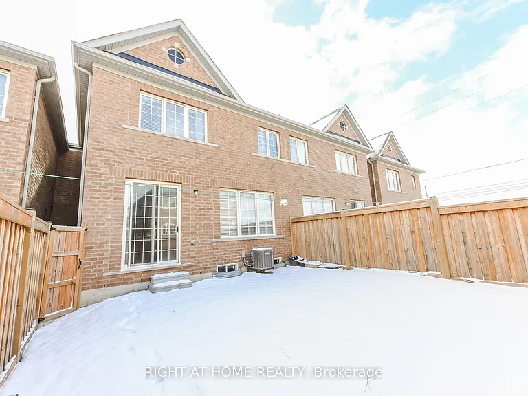 36 Spokanne St — Photo 41