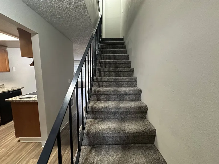 Bridgeport 9 Townhomes — Photo 29