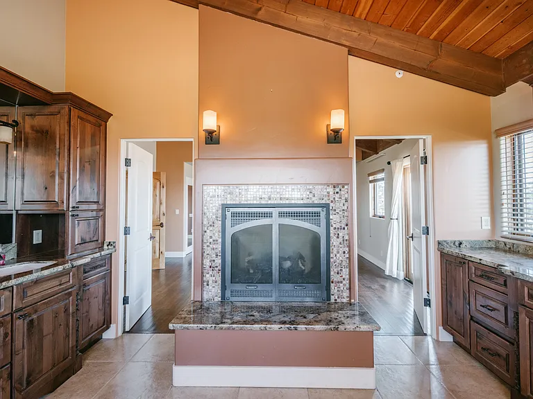 300 Corona Rd — Photo 36