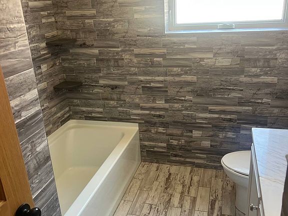 4th image of 6222 W Diversey Ave #2
